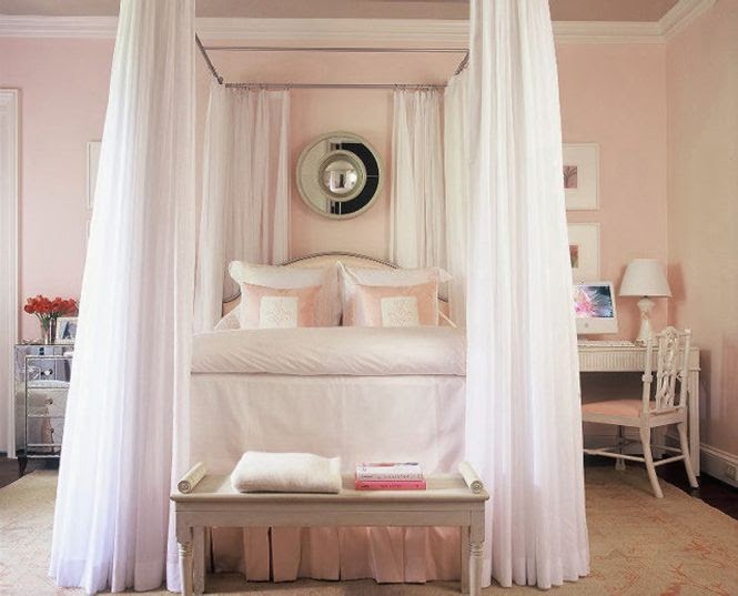 The Pink Washingtoniette Pale Bedroom