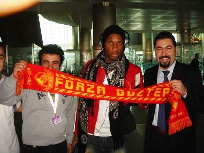 drogba%2Bg%C3%B6zg%C3%B6zde.jpg