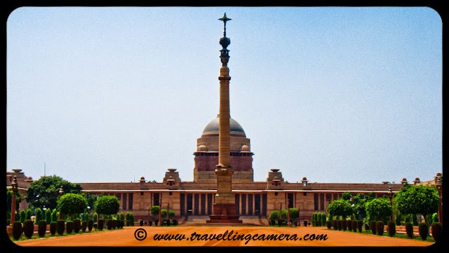 Indian President's House @ Delhi: Rashtrapati Bhavan is the official residence of the President of India, located in New Delhi, Delhi, India. Until 1950 it was known as Viceroy's House and served as the residence of the Viceroy of India. It is at the heart of an area known as Lutyens' Delhi. It is the largest residence of any Head of the State in the world.VJ, ripple, Vijay Kumar Sharma, ripple4photography, Frozen Moments, photographs, Photography, ripple (VJ), VJ, Ripple (VJ) Photography, VJ-Photography, Capture Present for Future, Freeze Present for Future, ripple (VJ) Photographs , VJ Photographs, Ripple (VJ) : President, India, Architecture, Delhi, Colorful, Journey, Main Tourist Places, : The main entrance to Rashtrapati Bhavan is known as Gate 35, and is located on Prakash Vir Shastri Avenue, renamed from North Avenue in November 2002, as a memorial to the politician of the namesake who served here during his tenure as a Member of Parliament for the state of Uttar Pradesh.