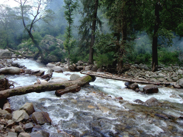Posted by Ripple (VJ) : Shrikhand Mahadev Yatra Shrikhand Mahadev Yatra: Shrikhand river flowing near Singh Ghat 