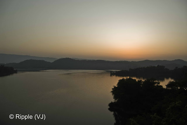 Posted by Ripple (VJ) : Govind Sagar Lake @ Lathiani, UNA, Himachal Pradesh: Govind Sagar view after Sunset @ Lathiani, UNA (Himachal Pradesh)
