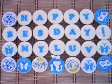 Cupcake with buttercream & fondant alphabet