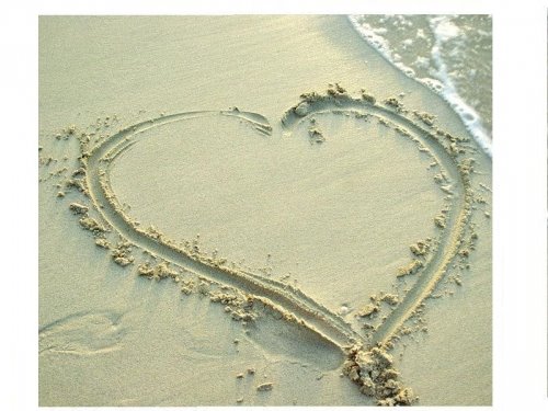 Lovely%2BHeart%2Bin%2BSea%2BSand.jpg