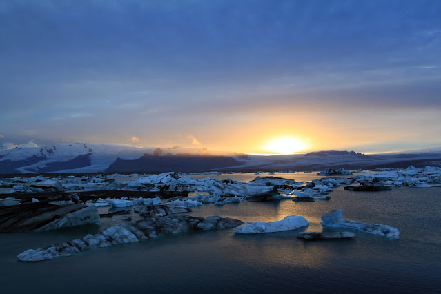 Laguna glaciale di Jokulsarlon al tramonto