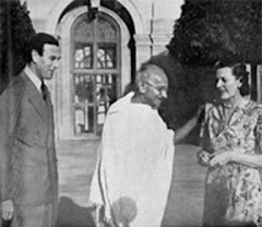 Gandhi meeting MountBatten !