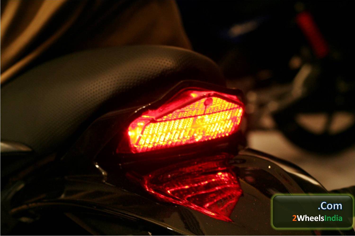 Mahindra Mojo Part 1 [Features & Specs] with Hi Res Photos Bike