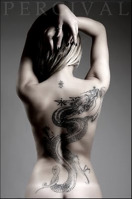 http://1.bp.blogspot.com/_YCLMGxzxpsA/THOyhtuBq0I/AAAAAAAAABk/RUbOq7CA3VQ/s1600/sexy+girls+tattoos+dragon+tattoo+back+tattoo.jpg