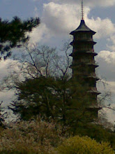 Pagoda en los Reales Jardines de Kew. Londres