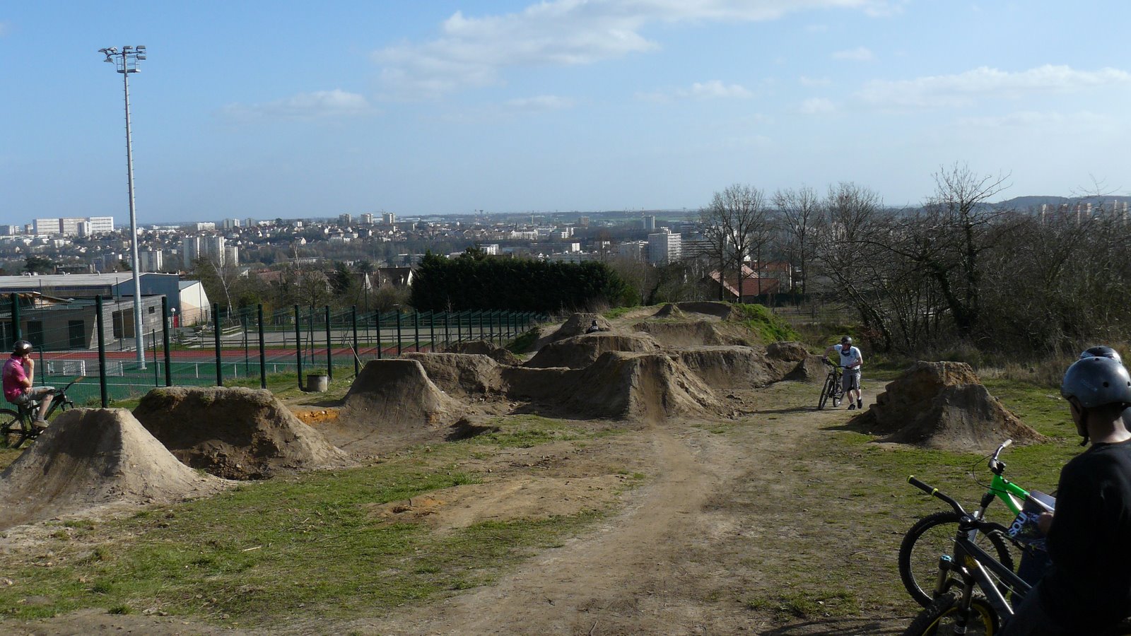 spot de Verrières , terrain de dirt , le spot de Verrières , terrain de dirt , le