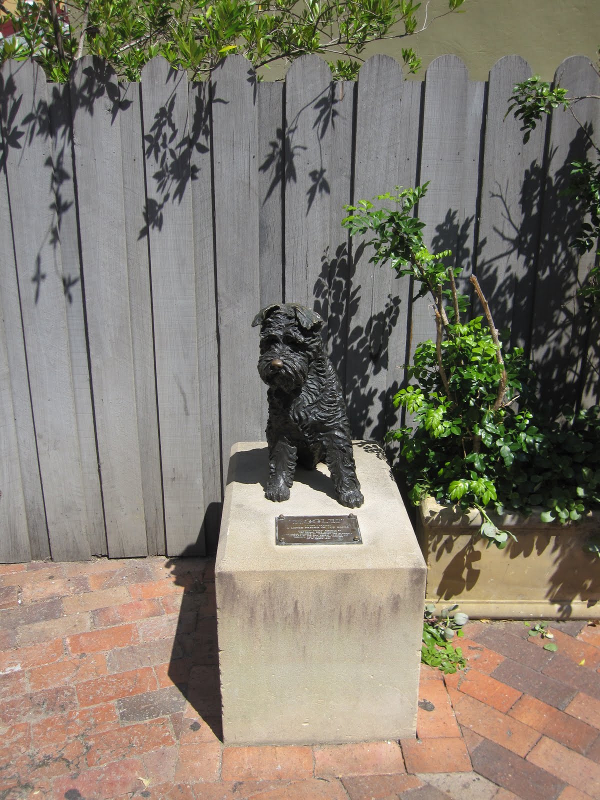 Sydney City and Suburbs The Rocks, Biggles (Theme Day Statues)