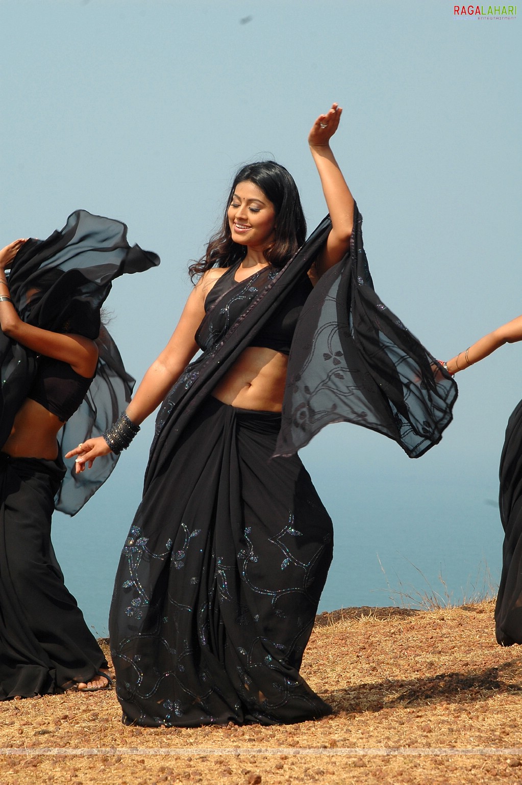 Film Actress Photos Tamil Actress Sneha Hot Navel Show In Saree