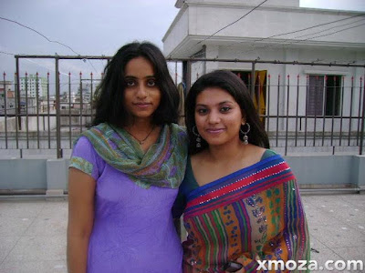 All Desi British Girls Photos: Bangladeshi aunty in playland