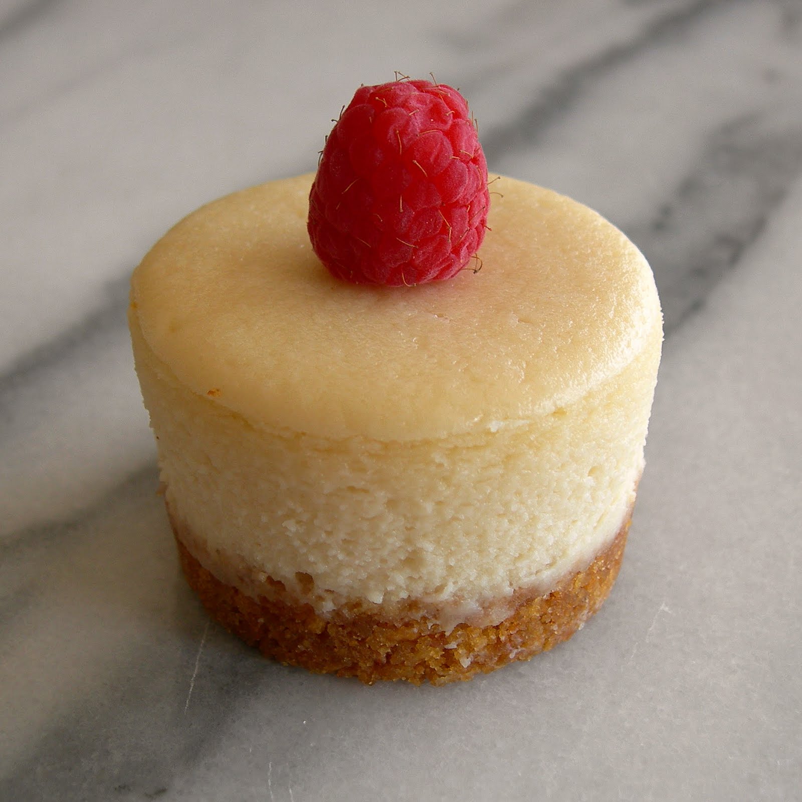 Rara Bakes: A Recipe Blog: Mini Cheesecakes