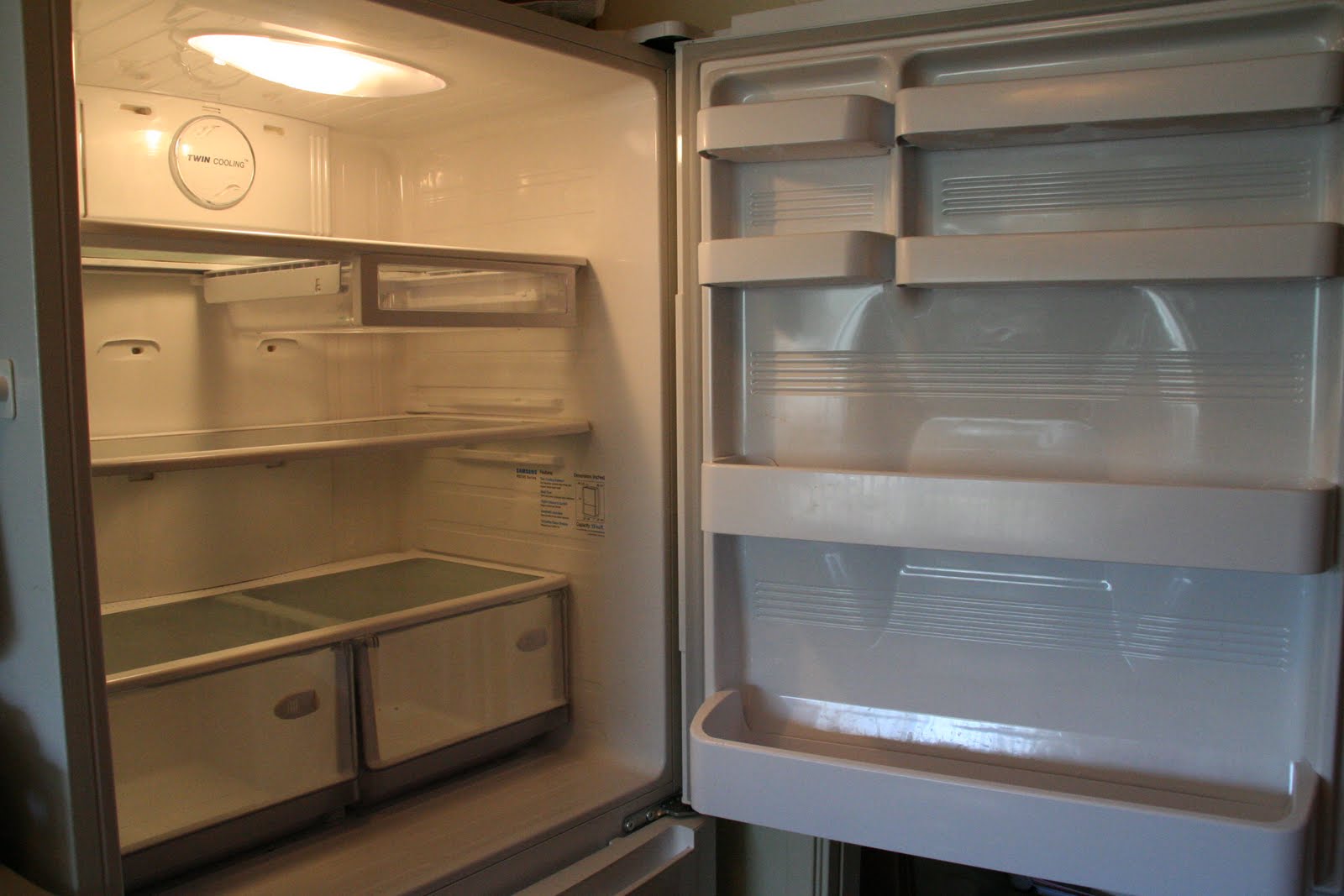 Moving Sale Until May 10th Samsung Bottom Freezer Refrigerator (Energy