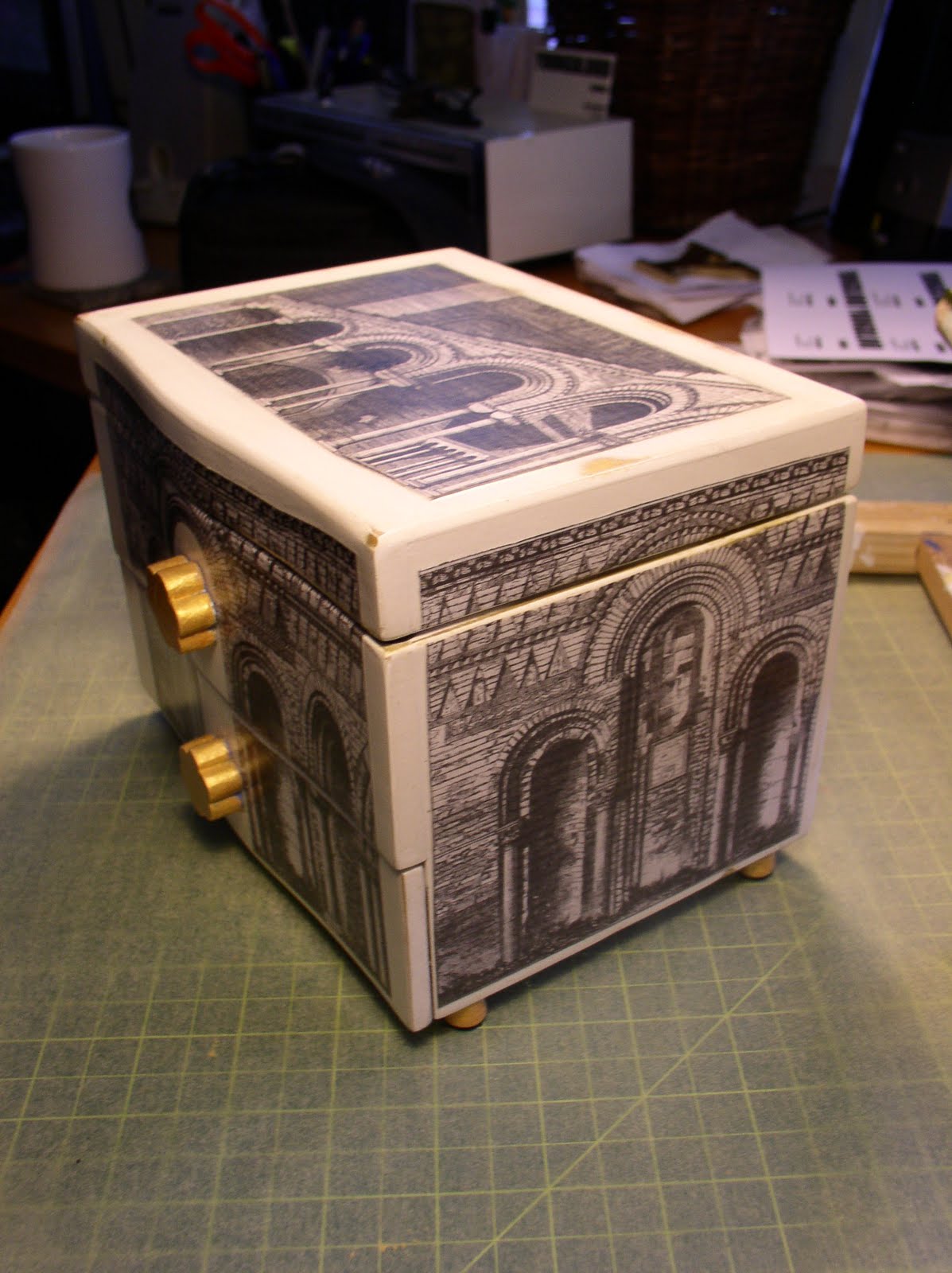 [Cathedral+Murano+3+qtr+view.JPG]