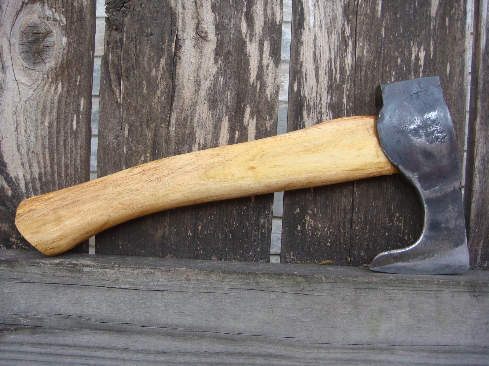 Woods Roamer Making an Axe Handle with Hand Tools