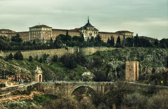 PUENTE DE LACANTARA Y ACADEMIA DE INFANTERIA