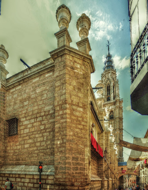 CATEDRAL ESQUINA DE AL CALLE HOMBRE DE PALO CON LA DEL ARCO PALACIOS