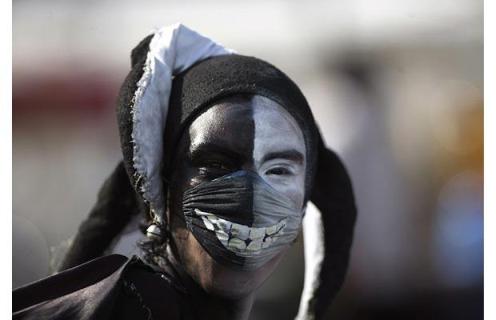 [swine-mask.jpg]