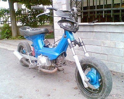 [mopeds_08.jpg]
