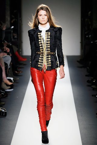 Red pants alert!!-95-crimenesdelamoda