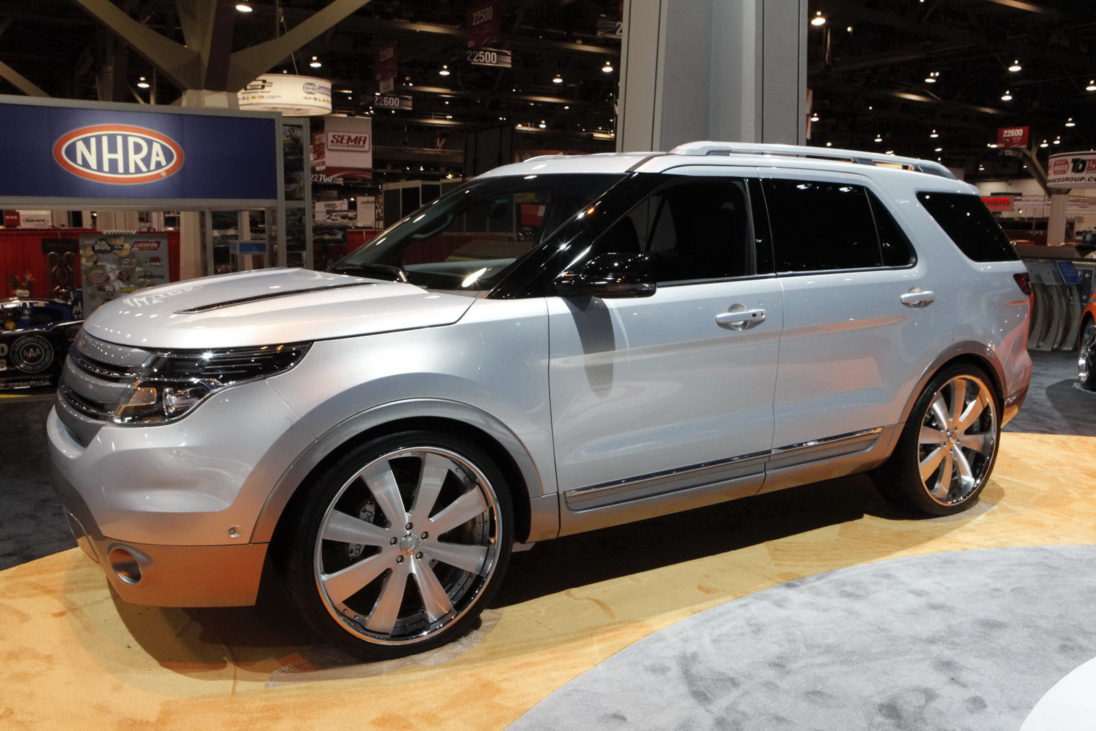 Ford Explorer 2016 Custom Tuning White