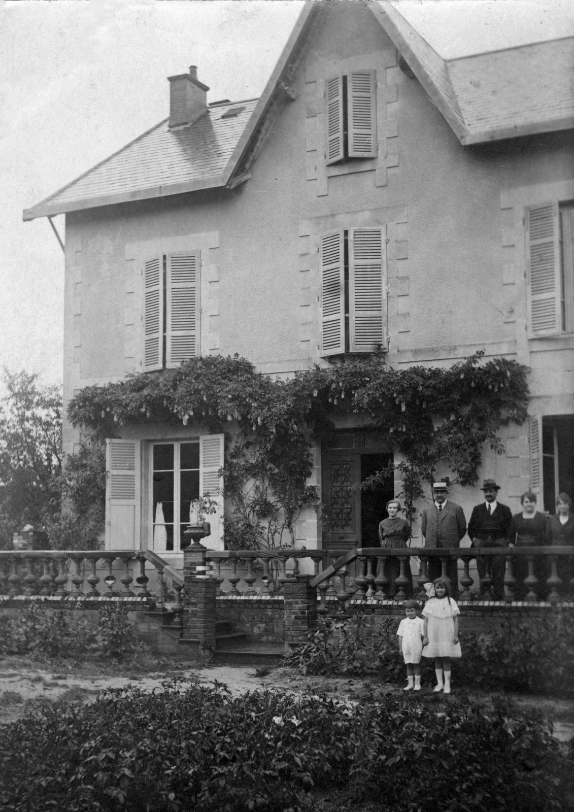 Belle Mère Ou Maratre Michel Moral Les chroniques d'André-Michel Besse: II. L'arrestation.