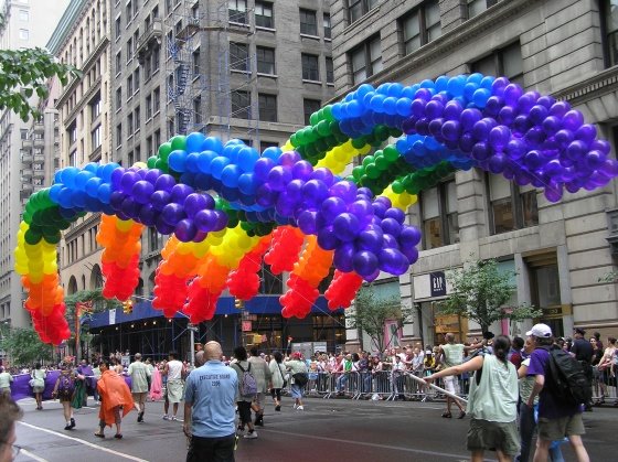 [gay_pride_balloons.jpg]