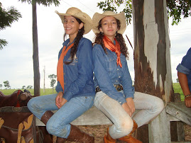 Paola Gomes Camargo e Vitória Camargo