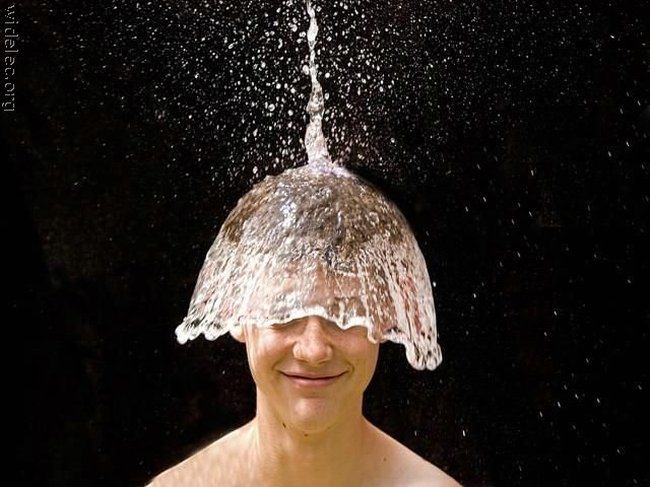 [water+hat.jpg]