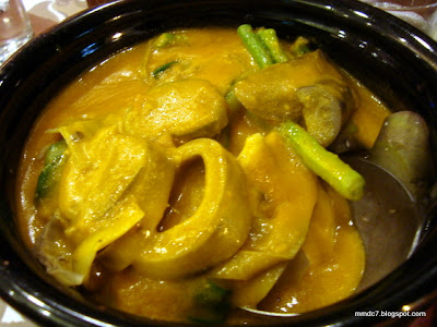 mmdc7 Online: Max's Kare-Kare at Tiendesitas