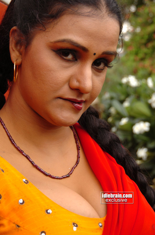 Hot Item Girls Telugu Spicy Side Actress Apoorva Sexy Stills