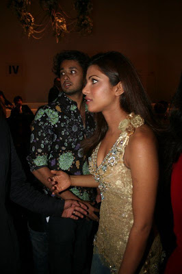 priyanka_paparazzi0004.jpg