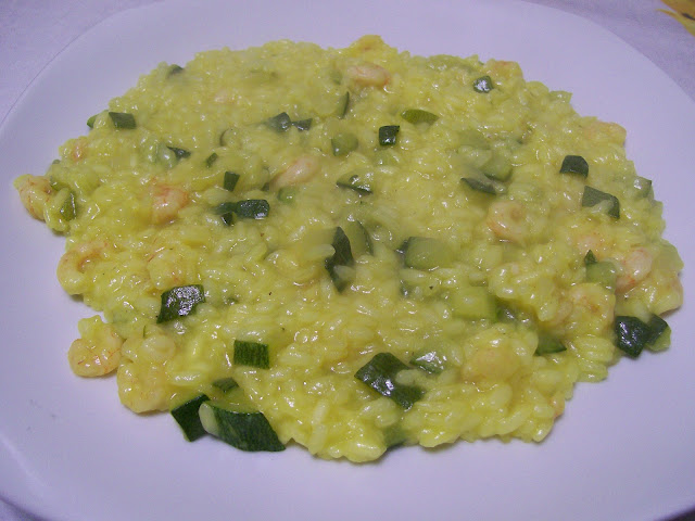 La volpe sonnacchiosa: Risotto allo zafferano con zucchine e gamberetti