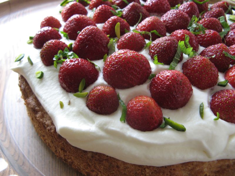 [MarcipanStrawberryCakeNAMINAMI2007.JPG]