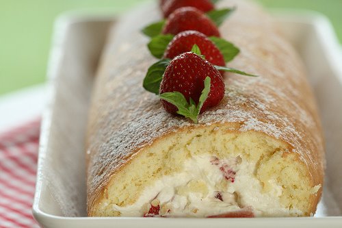 [StrawberryRouladeNAMINAMI.jpg]