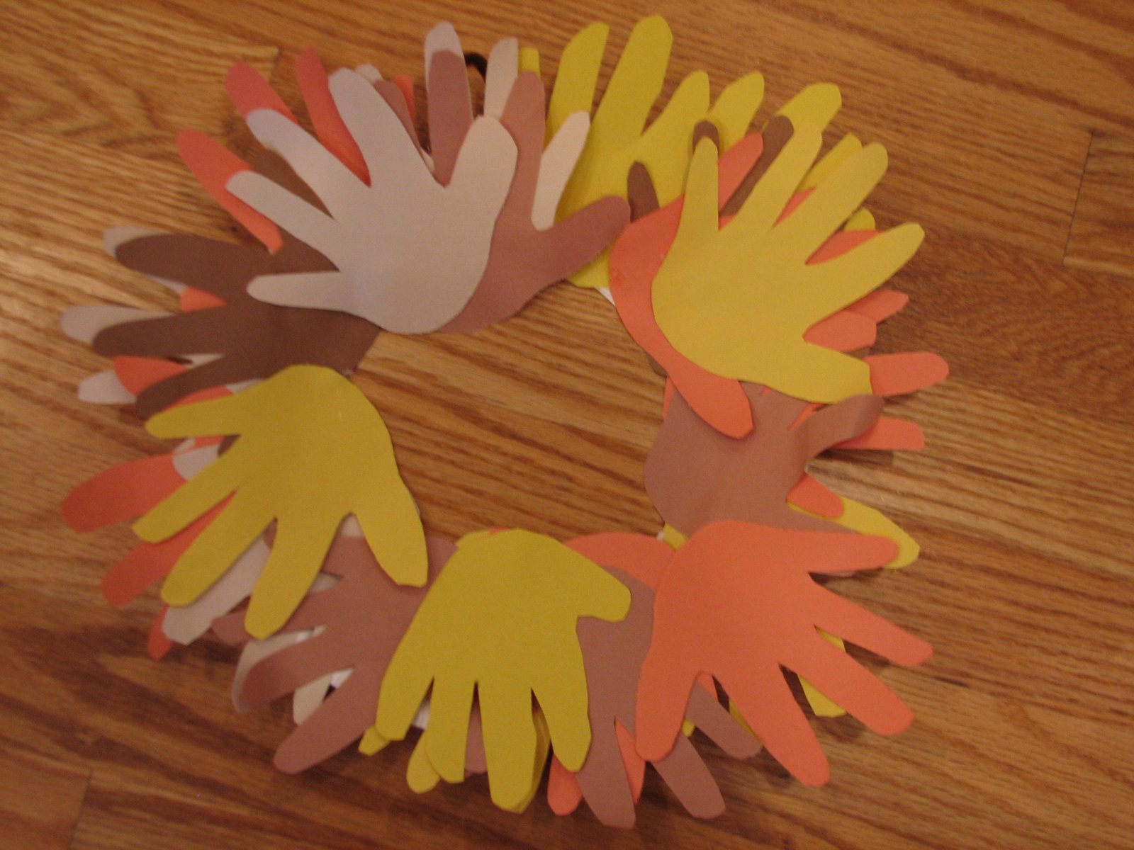 Mandi Being Crafty Hand Print Wreath {Guest Post}