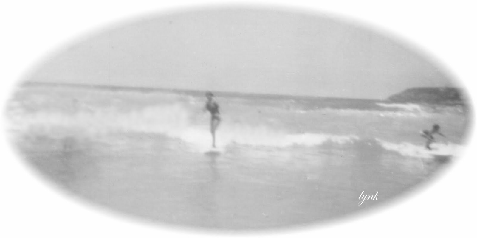 [1963+Best+60s_Harboard_Lynne_surfing+large.jpg]