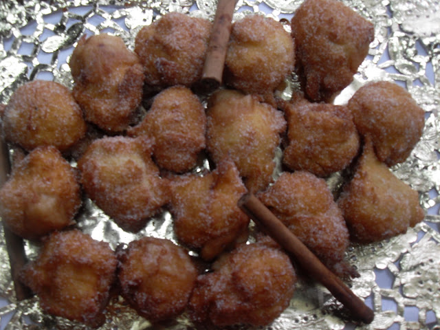  BUÑUELOS RELLENOS DE CREMA DE VAINILLA 
