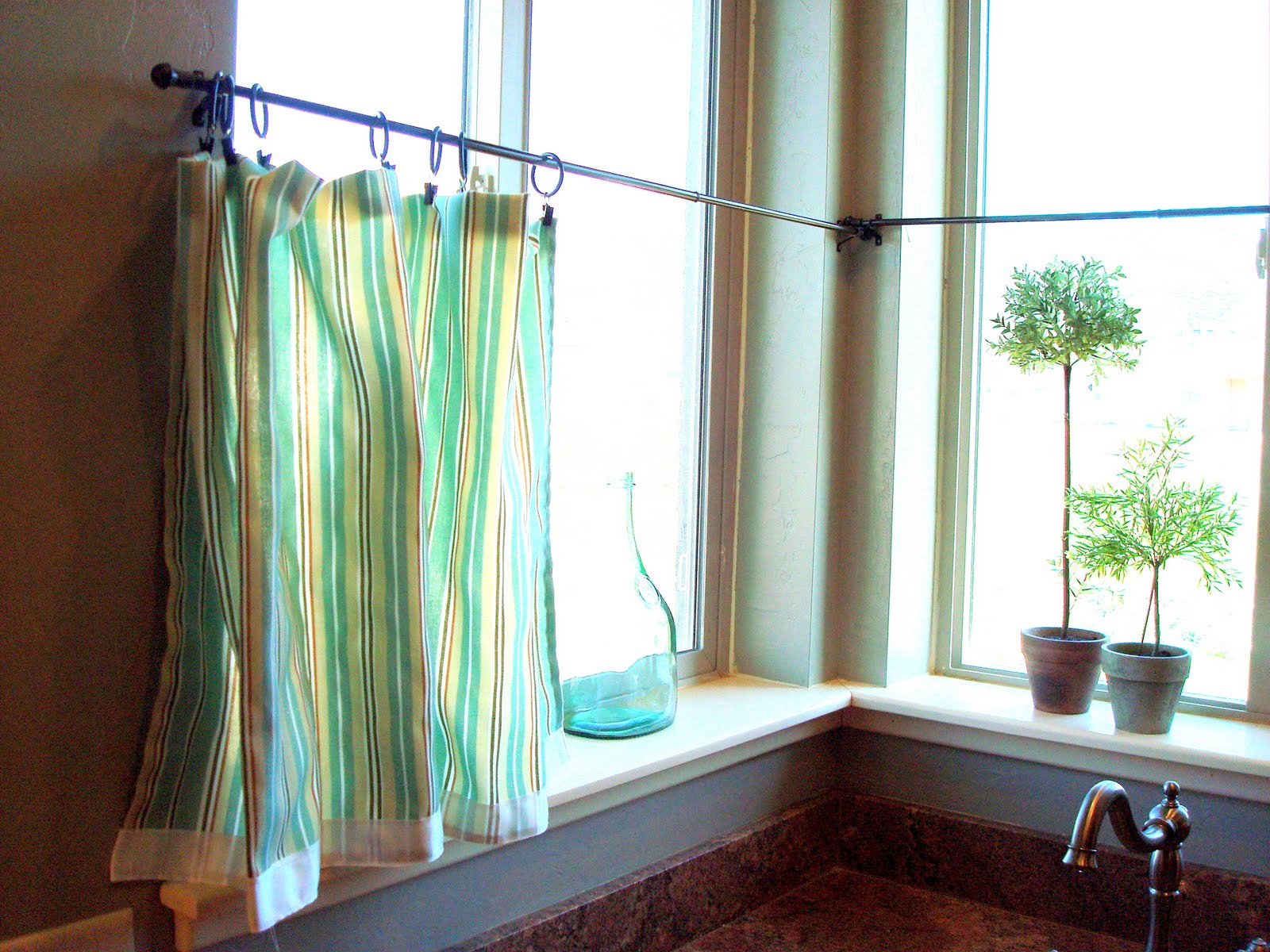 Chic It Yourself Cafe Curtains!