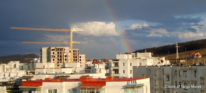Rainbow, ansamblul Benta Towers, constructie