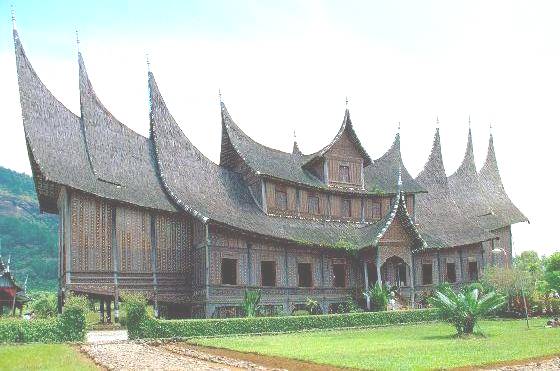 rumah gadang pagaruyung