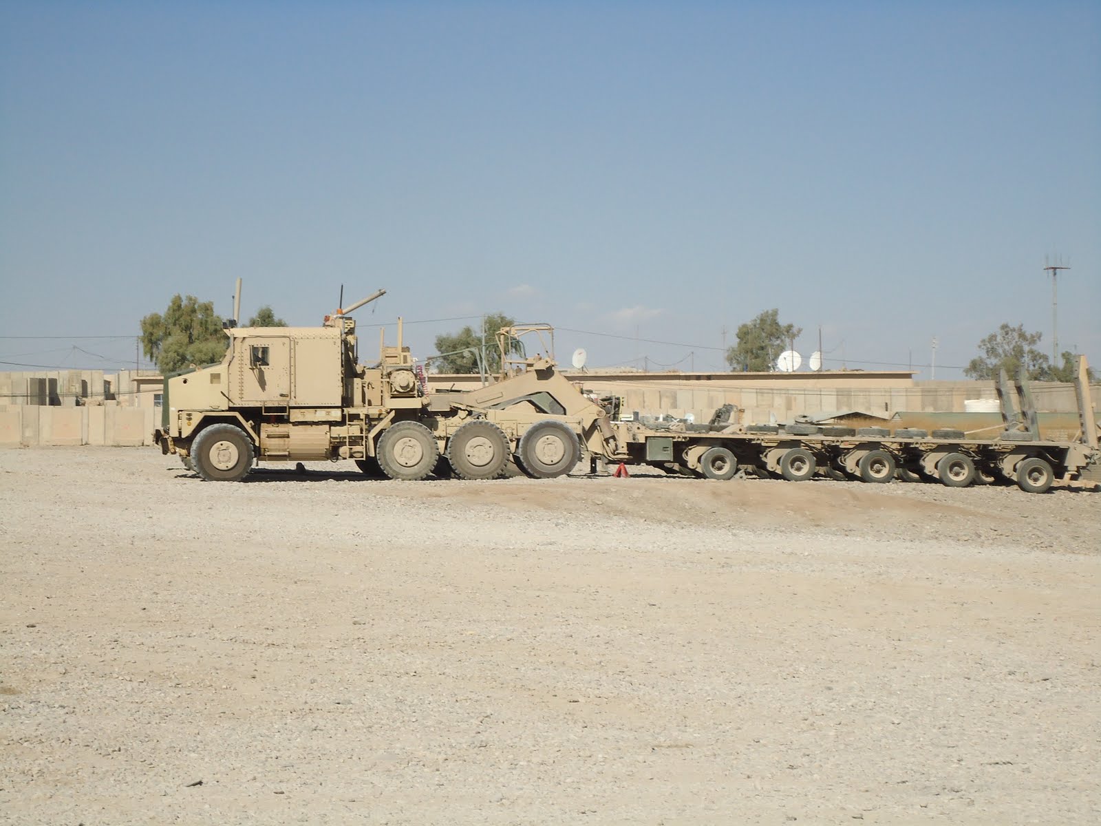 The Hargrave Clan: STILL HERE, AND LOVING IT!!