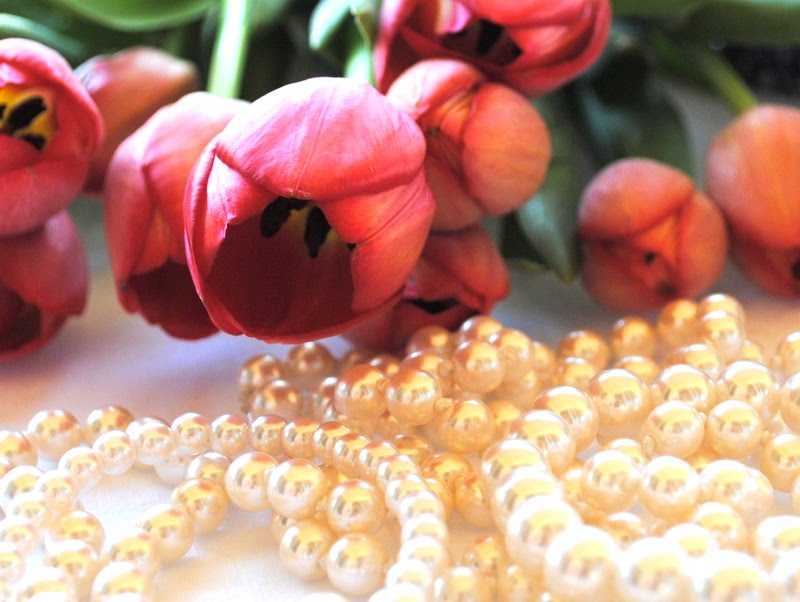 THE JOYS OF LIFE! Pearls And Flowers