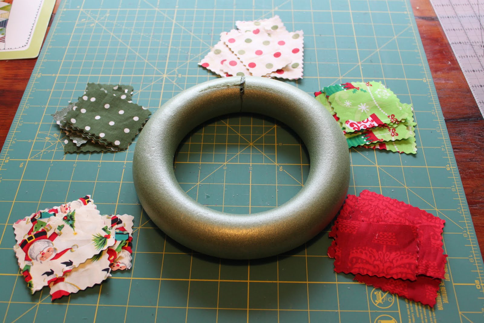 Vintage Pollyanna Shabby Ruffle Fabric Holiday Wreath Tutorial