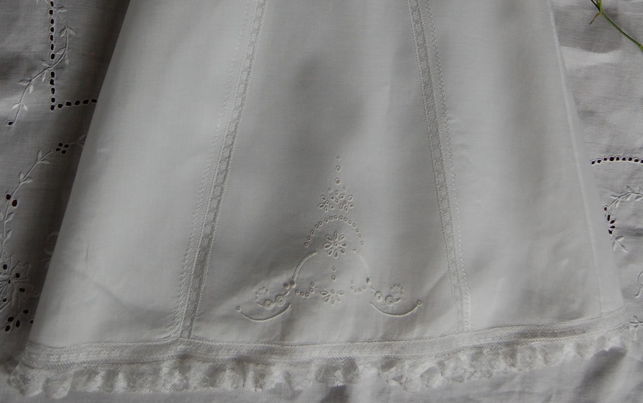 The Old Fashioned Baby Sewing Room: White Wednesday - White Embroidery ...