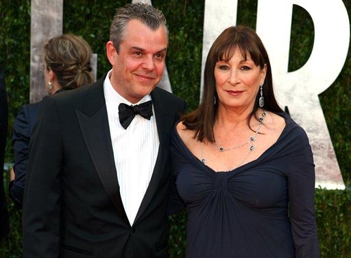 [Danny+And+Anjelica+Huston.jpg]