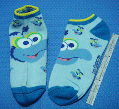 Gonzo Muppets socks > boys or girls
