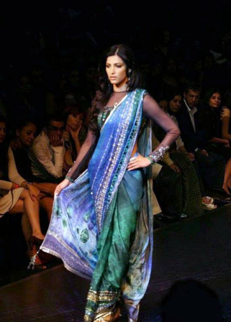 Pictures, Images, Fashion :Shruthi Hasan's Ramp Walk On Lakme Fashion Show