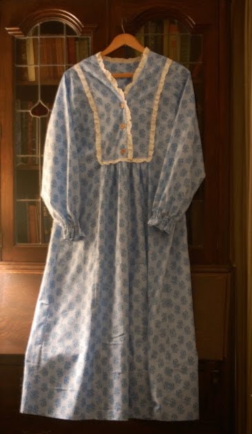 Thoughts and Thimbles: A New Winter Nightgown